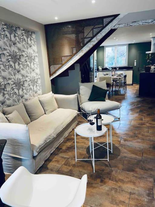 Maison Climatisee Avec Stationnement Et Wifi Bram Eksteriør billede