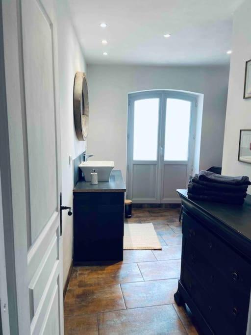 Maison Climatisee Avec Stationnement Et Wifi Bram Eksteriør billede