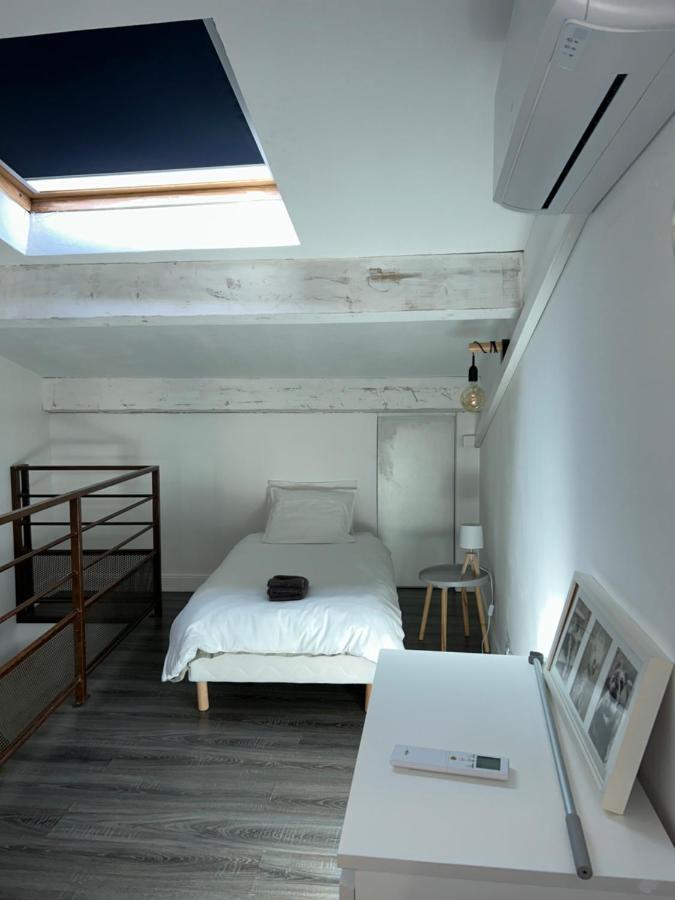 Maison Climatisee Avec Stationnement Et Wifi Bram Eksteriør billede